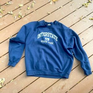 Vintage Crewneck #vintage #Fashionova #crewneck #H&M